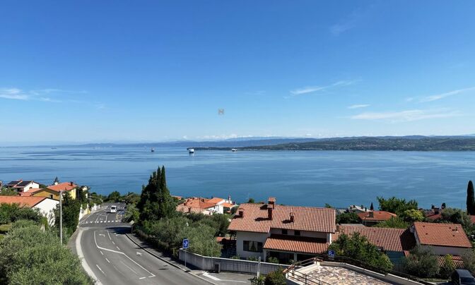 Apartment with a sea view