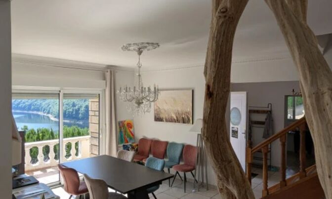 Villa 8.5 rooms