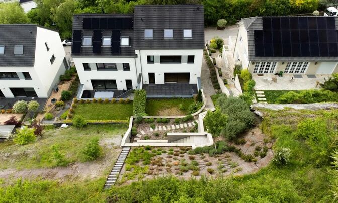 Semi-detached house 4 bedrooms for sale in Lorentzweiler