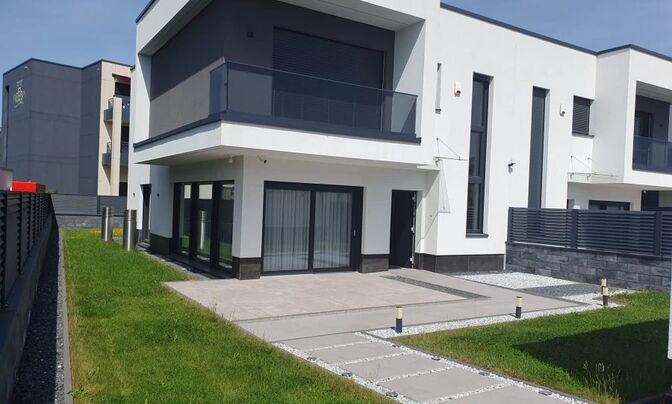 Semi-detached house 6 bedrooms for sale in Bissen