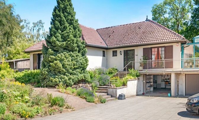House 6 bedrooms for sale in Bascharage