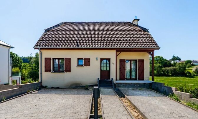 Detached house 4 bedrooms for sale in Harlange