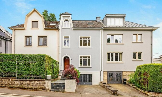 House 5 bedrooms for sale in Luxembourg-Hamm