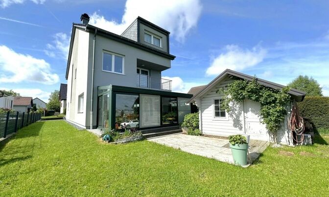 House 5 bedrooms for sale in Marnach
