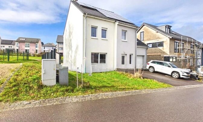 Detached house 4 bedrooms for sale in Boulaide