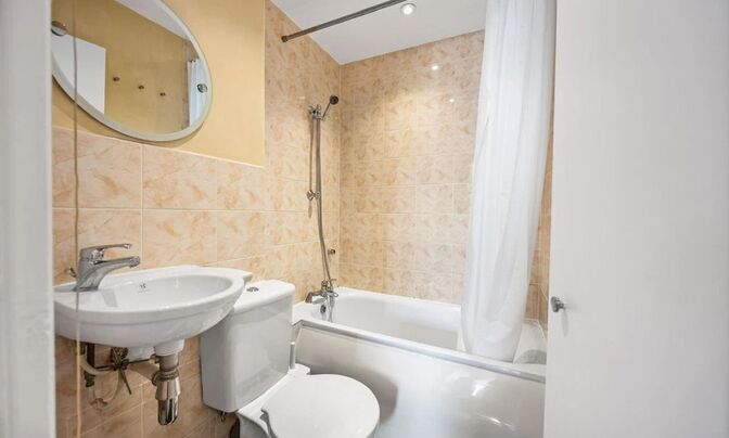 24-25 Kensington Gardens Square, Bayswater