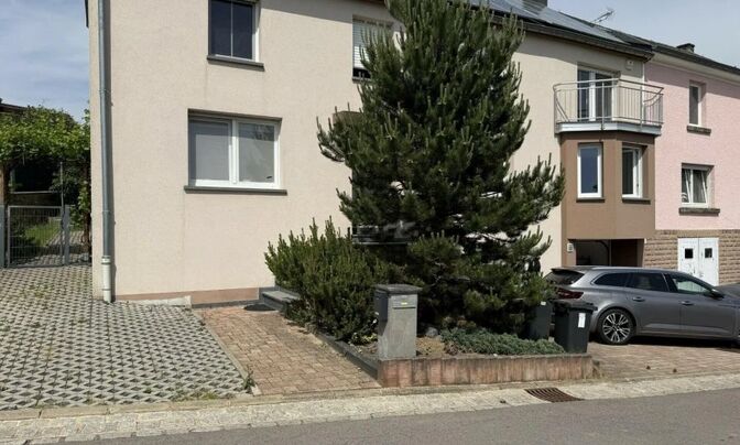 House 6 bedrooms for sale in Grosbous