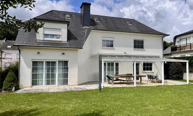 Detached house 5 bedrooms for sale in Leudelange