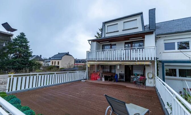 Semi-detached house 5 bedrooms for sale in Sandweiler