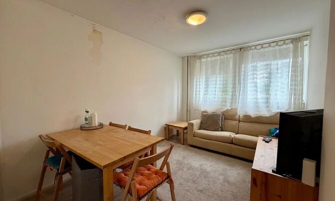 Flat, Harwood Court, Upper Richmond Road