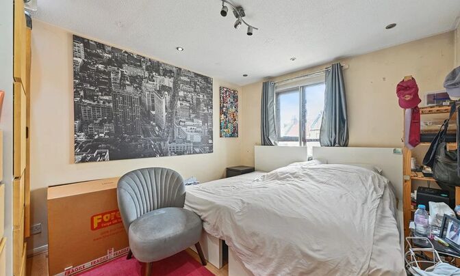St. Albans Road, London, 8