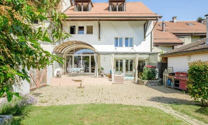 Single house 15 rooms
