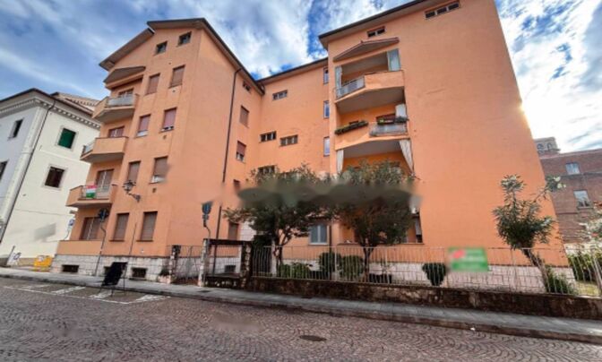 Четырехкомнатная квартира в центре Горизии