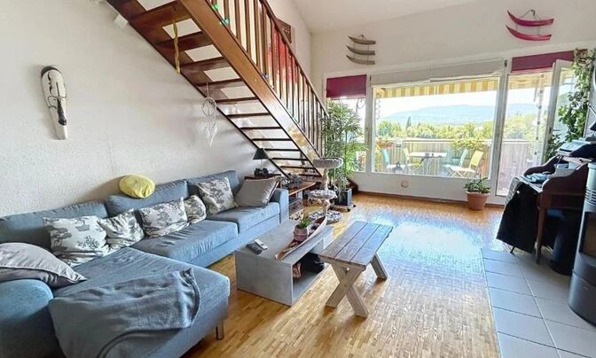 Attic flat 6 rooms