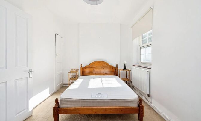 Worsopp Drive, Clapham