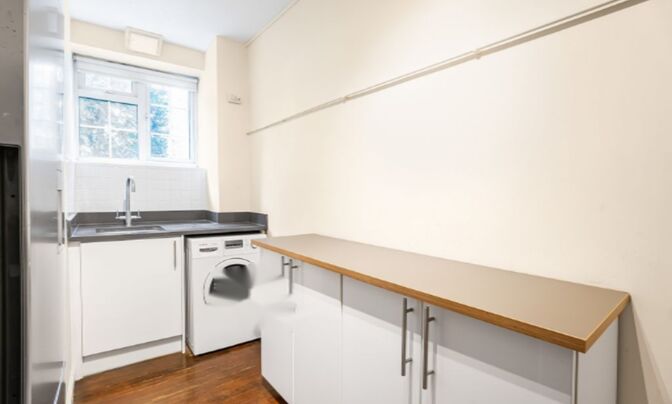 Дорога Акул, Лондон NW6