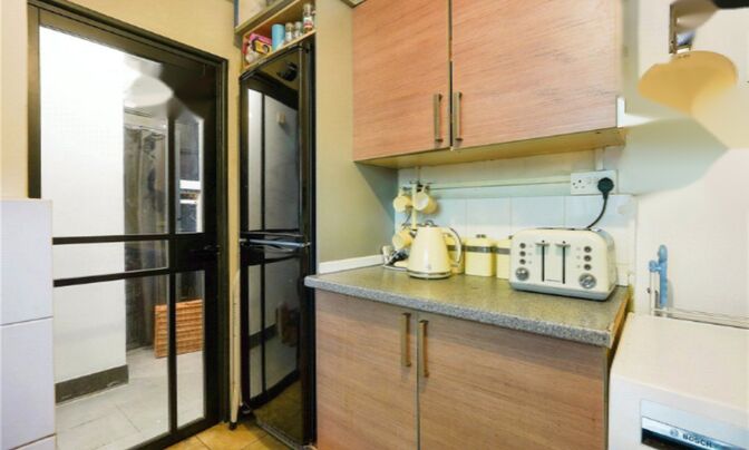 Клайв Хаус, Лондон SW8