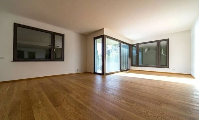 Three-room apartment in the center