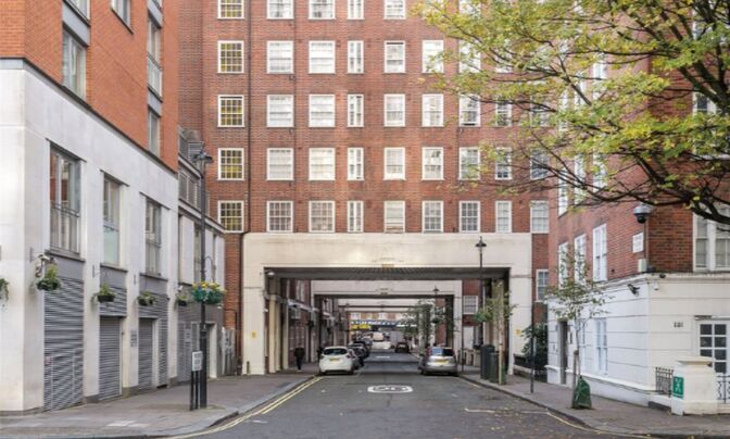 Парк Вест, Эджвар Роуд