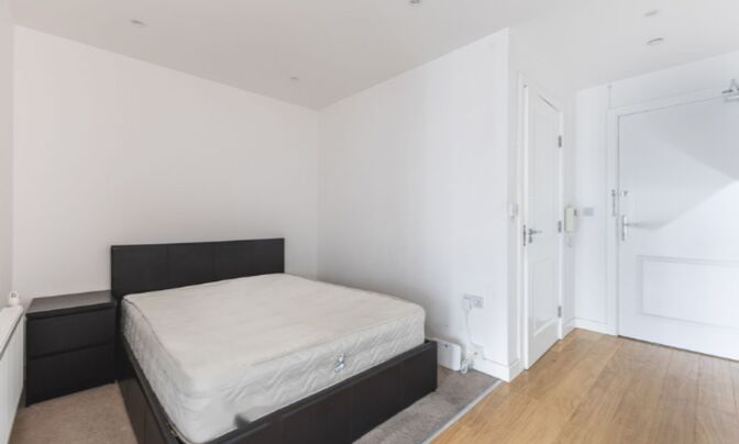 Аткинс Сквер, Лондон Е8