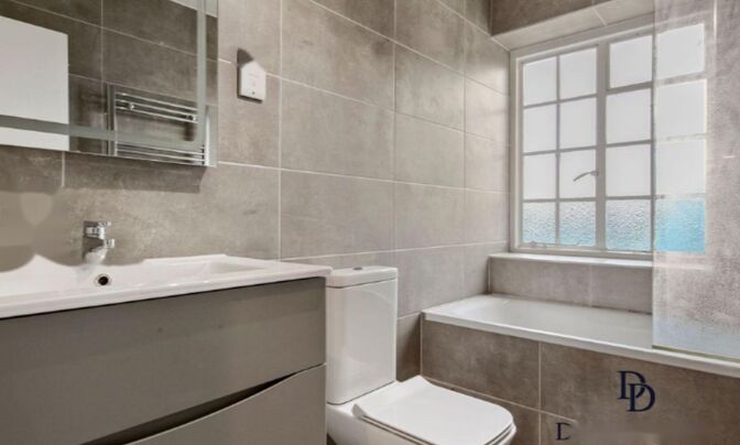 Финчли Роуд, Лондон NW11