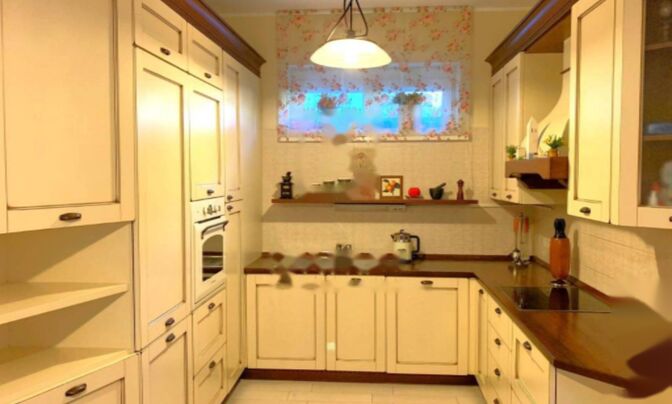 Трёхкомнатная квартира, Опатия