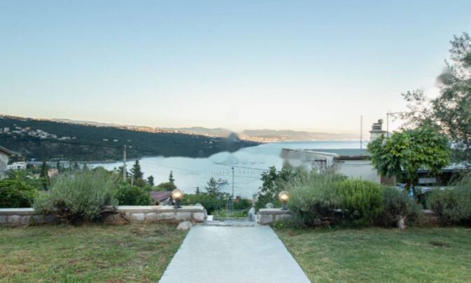 Трехкомнатная квартира в Опатии