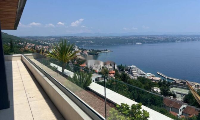 Трехкомнатная квартира Центр