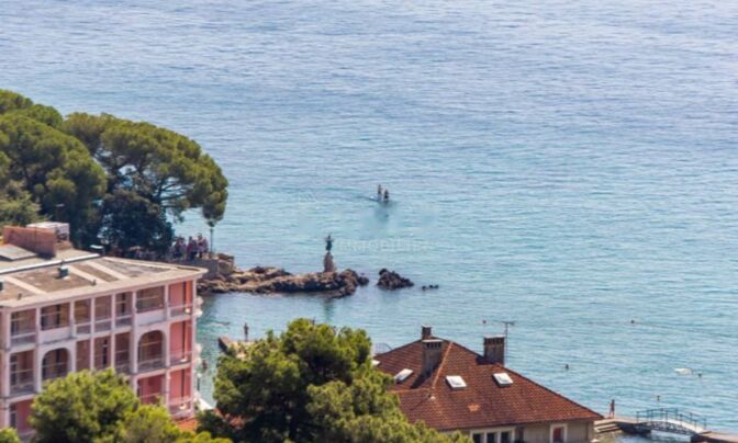 Трехкомнатная квартира в центре