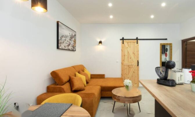 Двухкомнатная квартира, Опатия