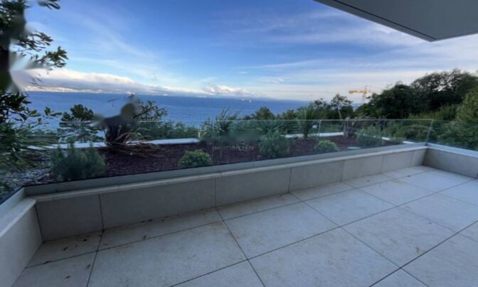 Четырехкомнатная квартира в центре Опатии