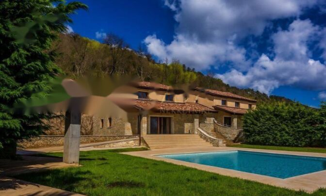 Семейный дом 280 м², Ичичи