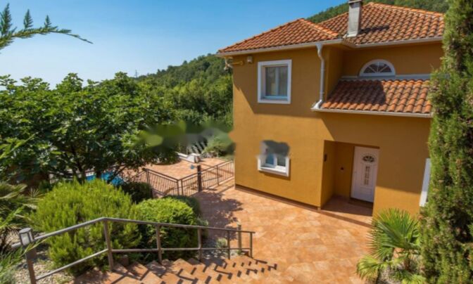 Семейный дом 200 м², Запад, Опатия