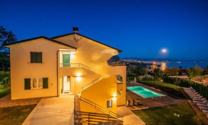 Дом 404 м² в Побри, Волоско