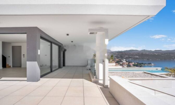 Четырехкомнатная квартира в центре Опатии