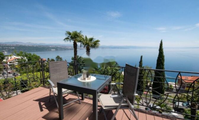 Четырехкомнатная квартира в центре Опатии