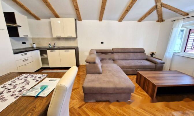 Трехкомнатная квартира, Центр