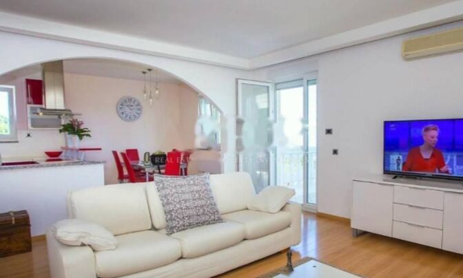 Четырехкомнатная квартира в центре Опатии