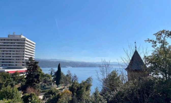 Трёхкомнатная квартира, центр