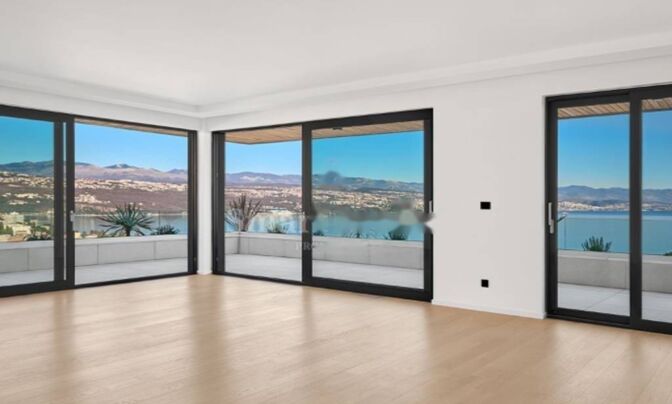 Четырехкомнатная квартира, Центр, Опатия.