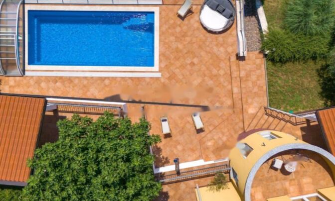 Семейный дом 270 м², Запад