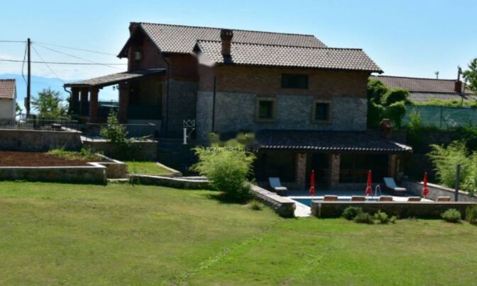 Семейный дом 480 м², Запад