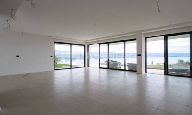 Четырехкомнатная квартира в центре