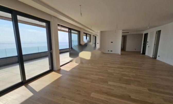 Четырехкомнатная квартира 238 м², Центр, Опатия