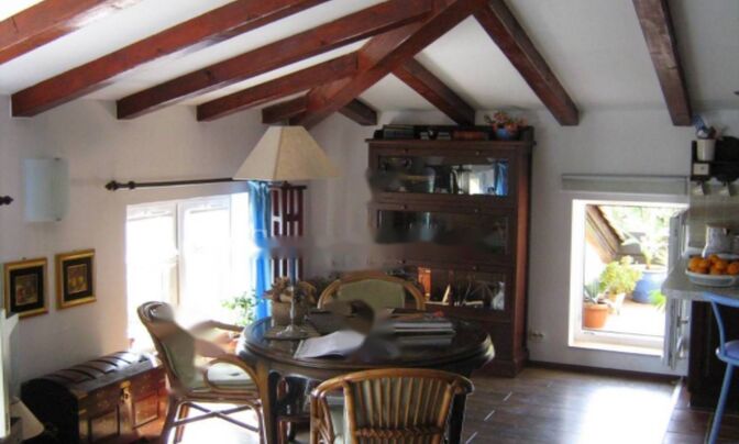 Трехкомнатная квартира, Опатия