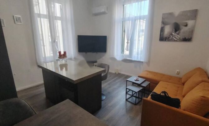 Двухкомнатная квартира, центр