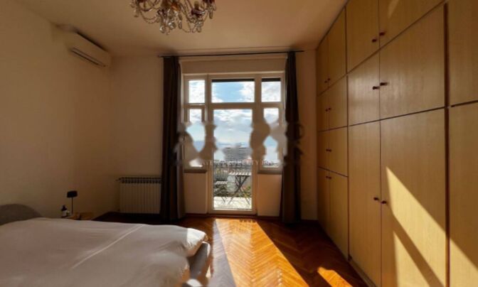 Трехкомнатная квартира в центре Oпатии