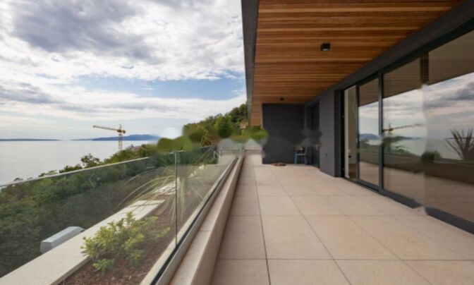 Четырехкомнатная квартира в центре Опатии