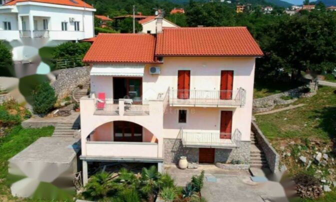 Жилой дом 400 м², Центр, Опатия.