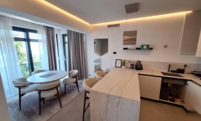 Двухкомнатная квартира, Опатия